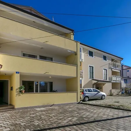 Zlatna Apartment