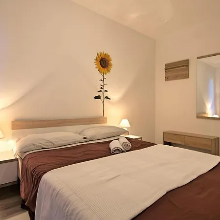 Zlatna Apartment
