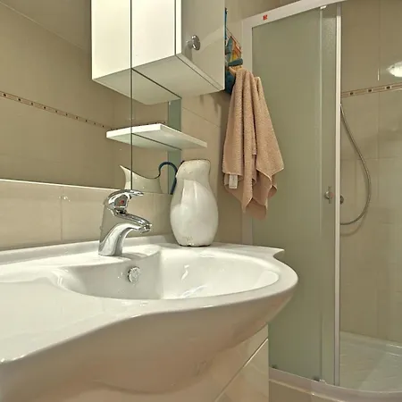 Zlatna Apartment